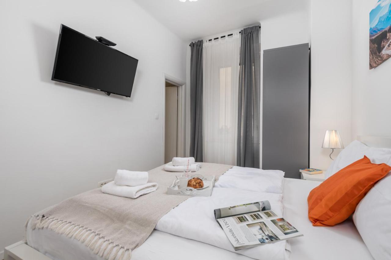 Delta Rooms Rijeka Exterior photo