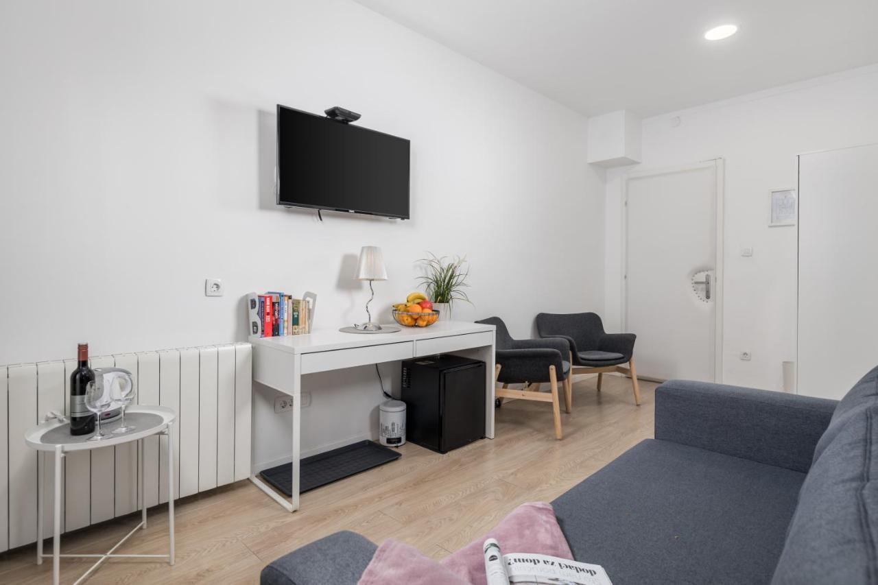 Delta Rooms Rijeka Exterior photo